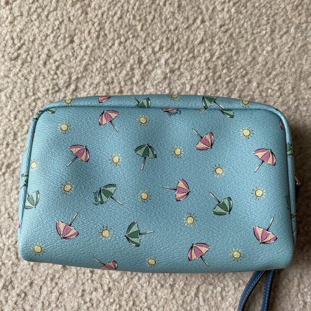 Coach - Picture 2 of 4